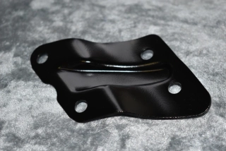 Držák výfuku pravý 640